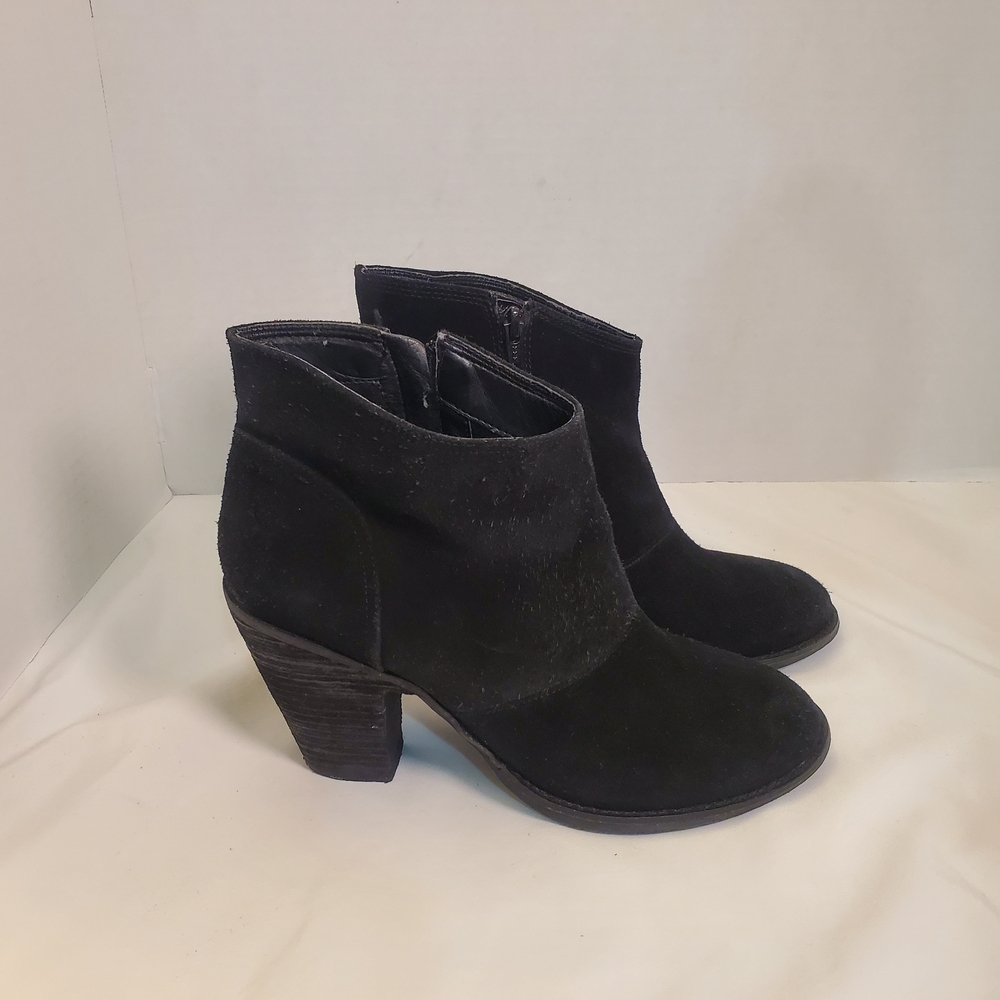 Jessica Simpson Black Cowboy Style Suede Ankle Booties